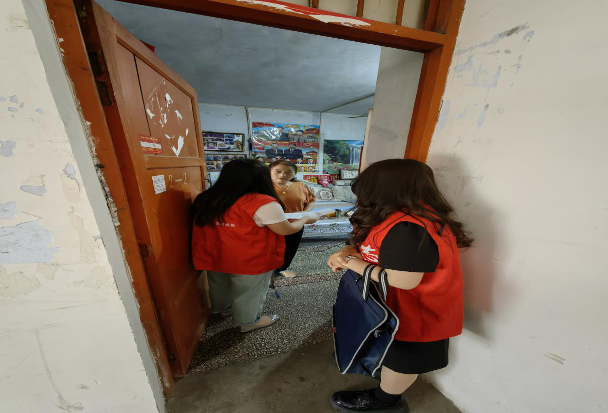 巴中市鑫匯金融服務(wù)有限公司開(kāi)展“垃圾分類(lèi)知識(shí)宣傳”創(chuàng)文主題活動(dòng)