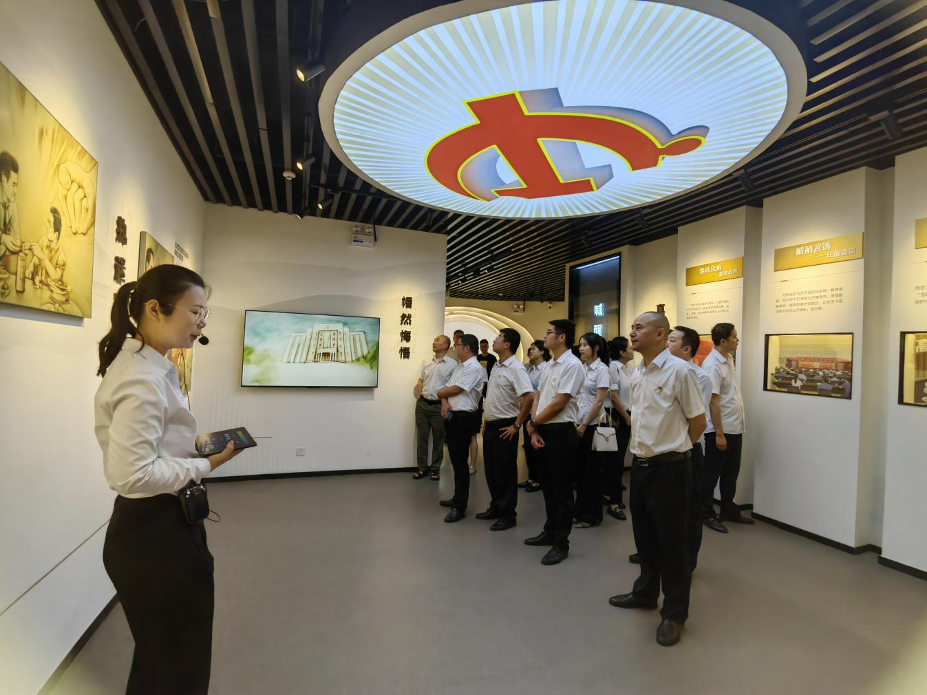 市秦巴農(nóng)擔公司開展“學習黨規(guī)黨紀、筑牢廉潔底線”黨紀學習主題黨日活動